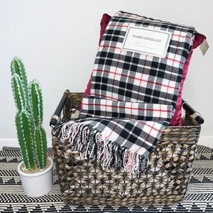 ThreadHouse Acrylic Woven Throw Blanket